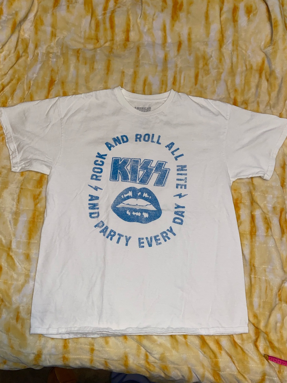 KISS White Short-Sleeve Tee with Blue Graphic